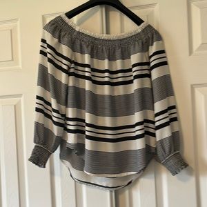 Ladies express off the shoulder top size Small
